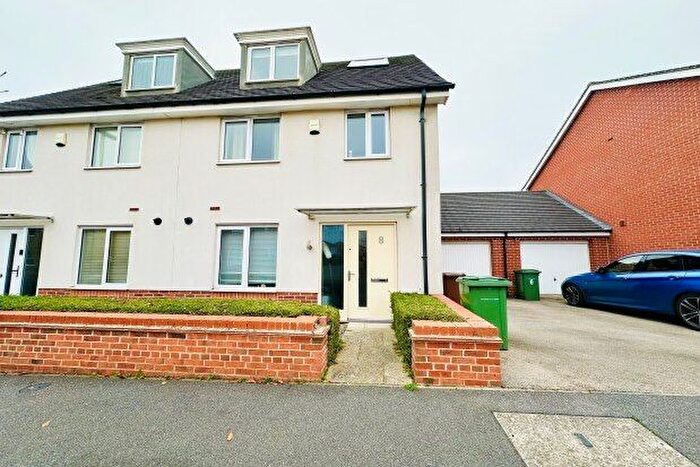 3 Bedroom Semi-Detached House To Rent In Kenny Avenue, Nottingham, NG11