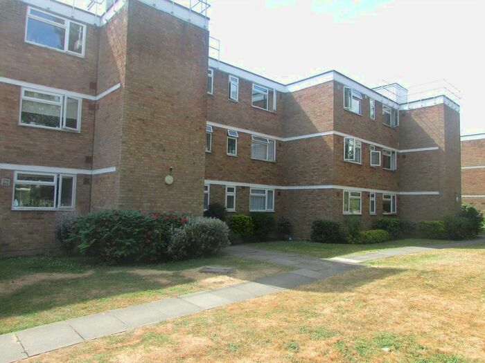 2 Bedroom Flat To Rent In Holt Close, Elstree, WD6