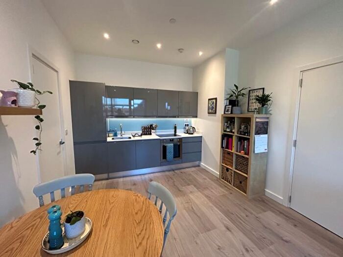 1 Bedroom Flat To Rent In Liongate House, Ladymead, Guildford, GU1