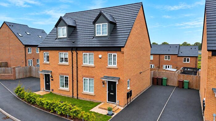 4 Bedroom Semi-Detached House For Sale In Beeston Drive, Pontefract, WF8