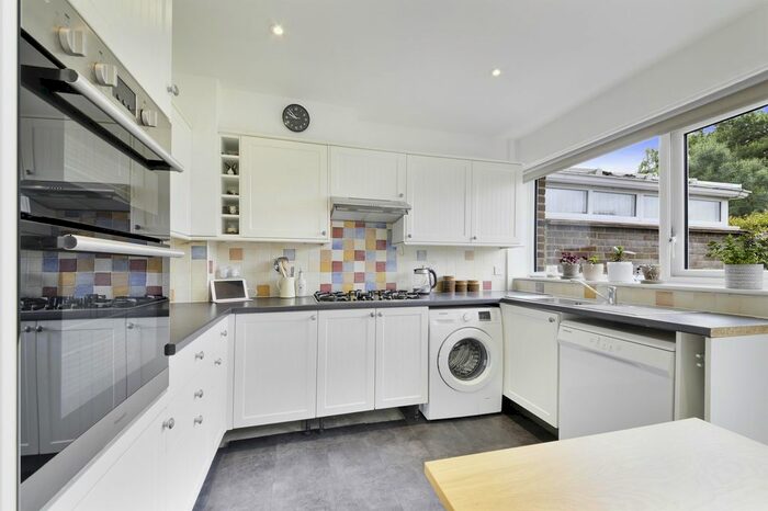 3 Bedroom Property To Rent In Chilberton Drive, Merstham, RH1