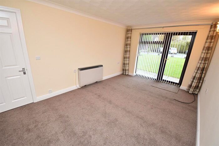 1 Bedroom Retirement Property To Rent In Hesslewell Court, Heswall, CH60