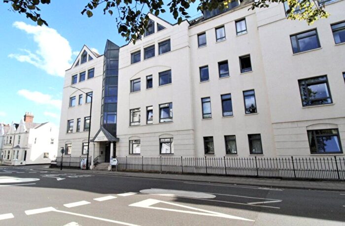 1 Bedroom Apartment To Rent In Clarendon Avenue, Leamington Spa, Warwickshire, CV32