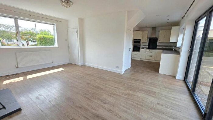 3 Bedroom Semi-Detached House For Sale In Grantham Road, Sleaford, NG34