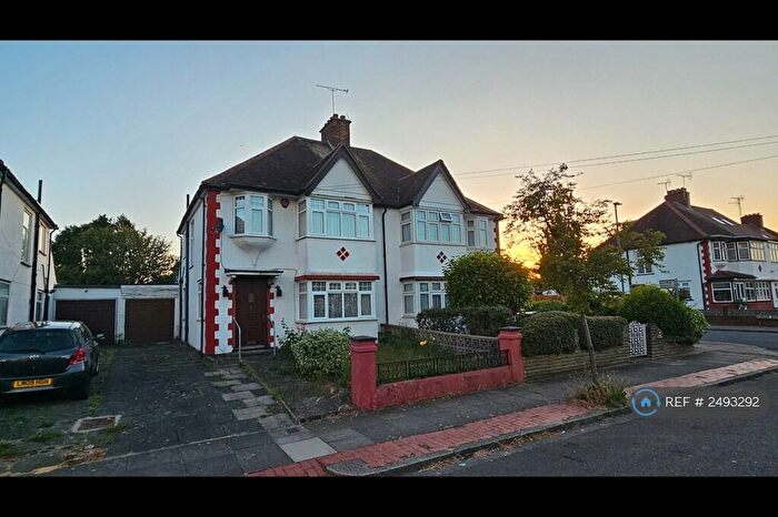 3 Bedroom Semi-Detached House To Rent In Sandringham Gardens, London, N12