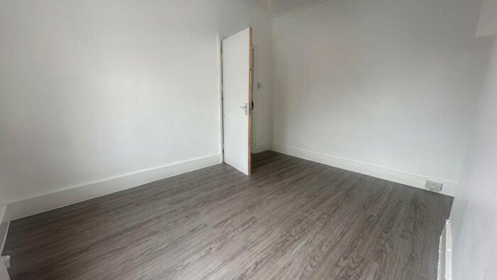 2 Bedroom Terraced House To Rent In Zion Road, CR7