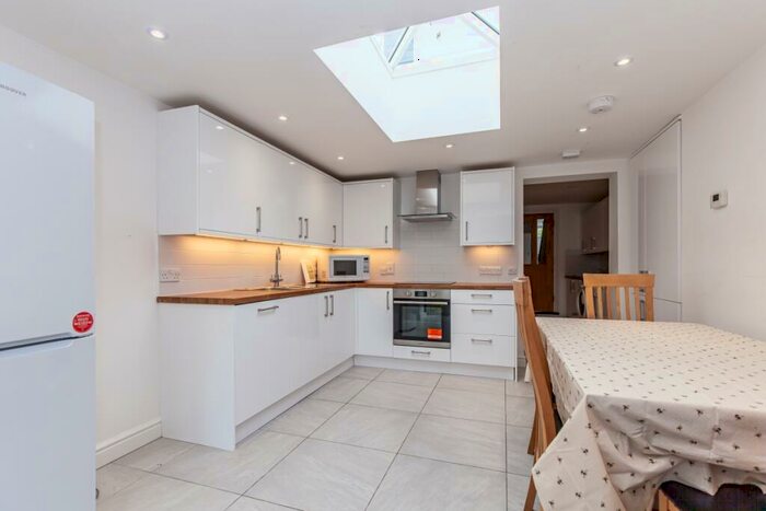 6 Bedroom Terraced House To Rent In Buckingham Street, Grandpont, OX1