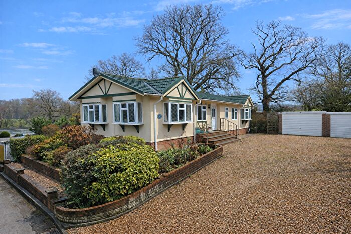 3 Bedroom Park Home For Sale In Glanvill's Close, Pathfinder Village, Exeter, EX6