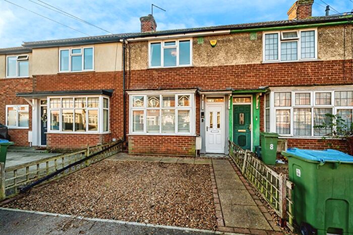 2 Bedroom Terraced House For Sale In Rose Avenue, Aylesbury, HP19