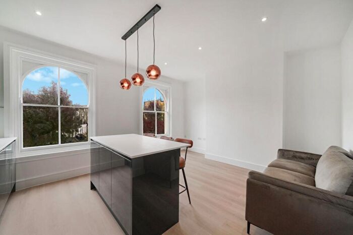 3 Bedroom Flat To Rent In Isledon Road, Finsbury Park, N7