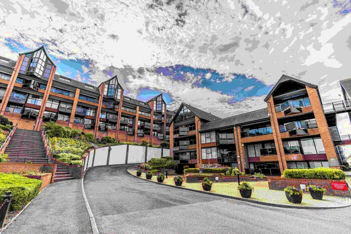 2 Bedroom Apartment To Rent In Sealand Court, Esplanade, Rochester, Kent, ME1