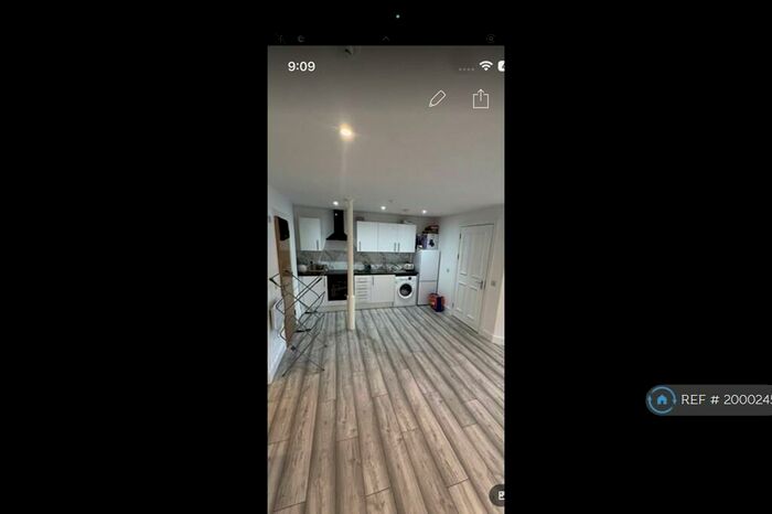 Studio To Rent In Midlothian, Dalkeith, EH22