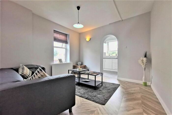 2 Bedroom Flat To Rent In High Road, London, NW10