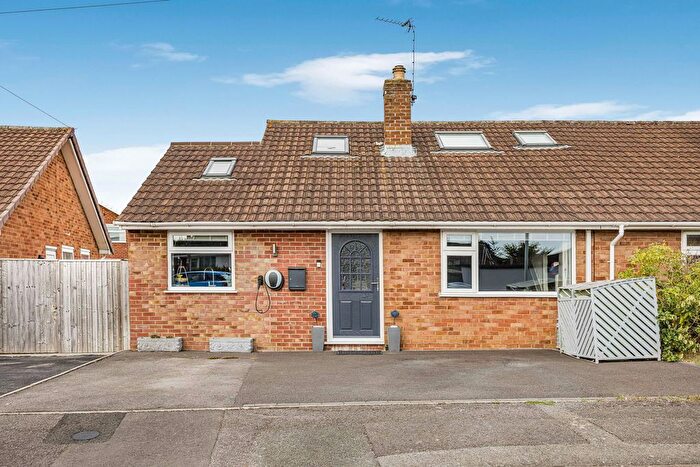3 Bedroom Semi-detached House For Sale In Stanwick Crescent, Wymans Brook, Cheltenham, GL51