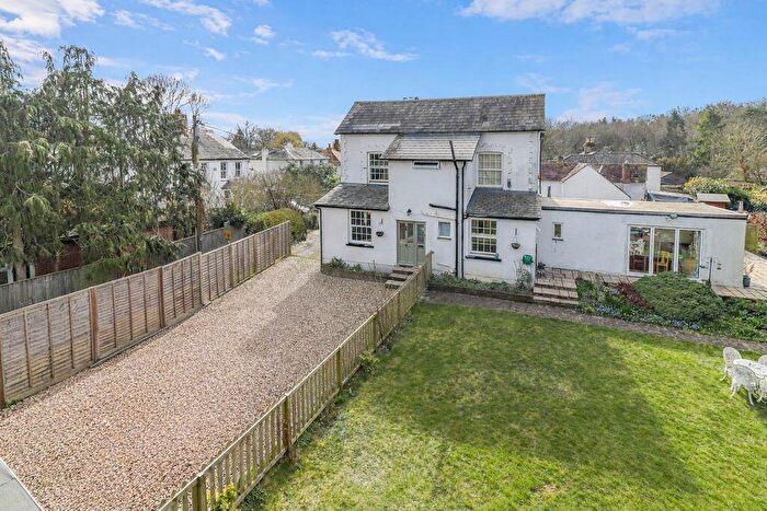 4 Bedroom Semi Detached House To Rent In Berghers Hill, Wooburn Green, HP10