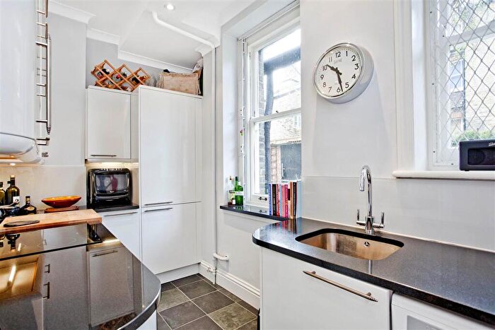 1 Bedroom Flat To Rent In Prince Of Wales Drive, SW11