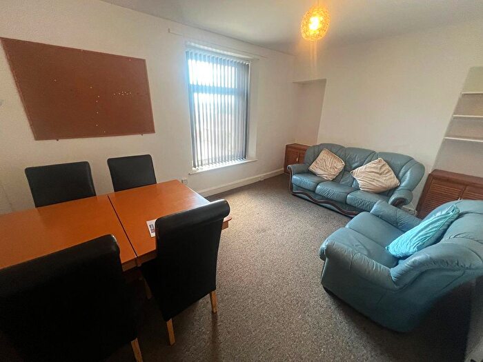 3 Bedroom Maisonette To Rent In Victoria Terrace, Swansea, SA1