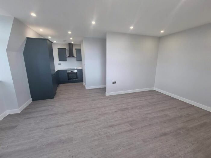 1 Bedroom Flat To Rent In Woodberry Gardens, Finchley, London, N12