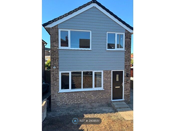 3 Bedroom Detached House To Rent In Newton Lane, Wakefield, WF1