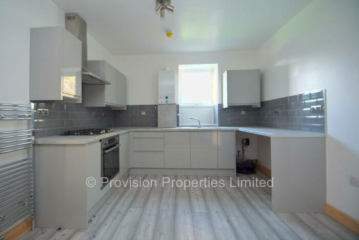2 Bedroom Flat To Rent In Green Lane, Armley, Leeds, LS12