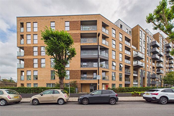 2 Bedroom Flat For Sale In Loughborough Park, London, SW9