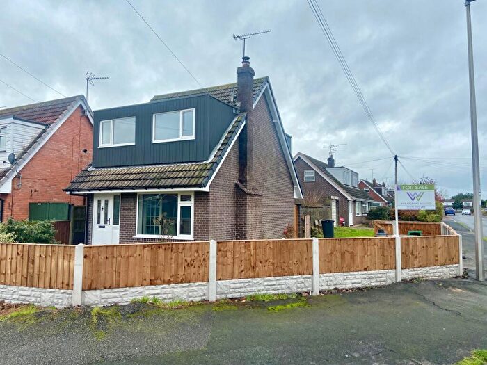 3 Bedroom Detached House For Sale In Enfield Close, Shavington, Crewe, CW2