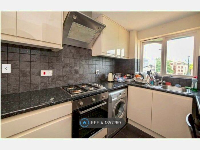 2 Bedroom Flat To Rent In John Silkin Lane, London, SE8