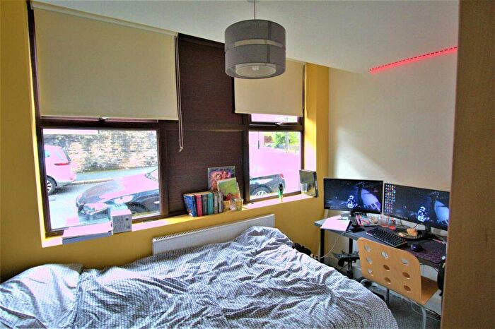 2 Bedroom Apartment To Rent In Flat B Porterbrook Apartments, Broomhall Street, S3