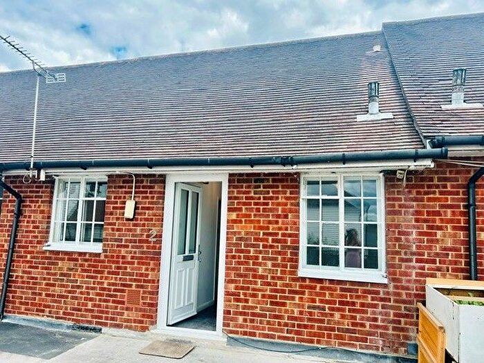 2 Bedroom Flat To Rent In Cranbrook, TN18