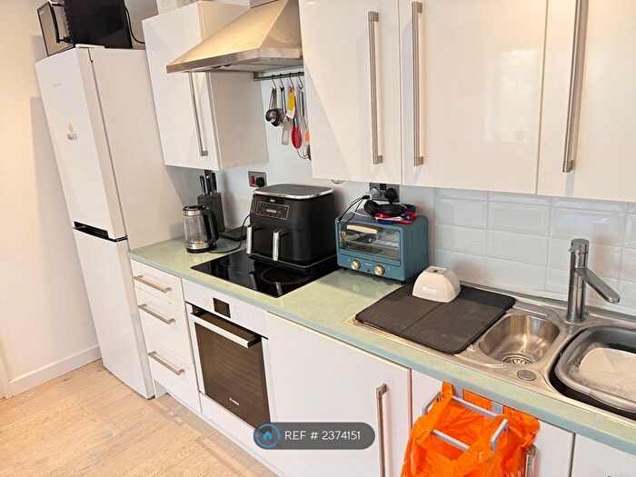 1 Bedroom Flat To Rent In Mill Court, London, E10