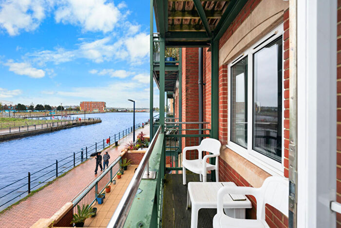 2 Bedroom Apartment To Rent In Adventurers Quay, Cardiff, CF10