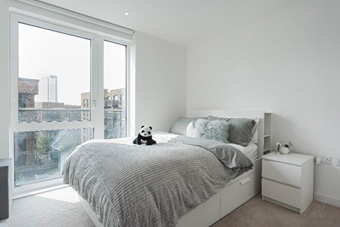 2 Bedroom Apartment To Rent In Plough Way, London, SE16