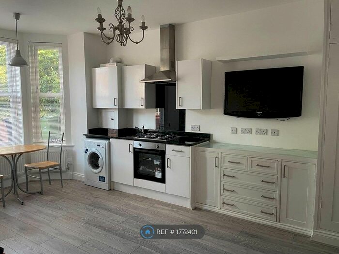 Studio To Rent In Farnan Road, London, SW16