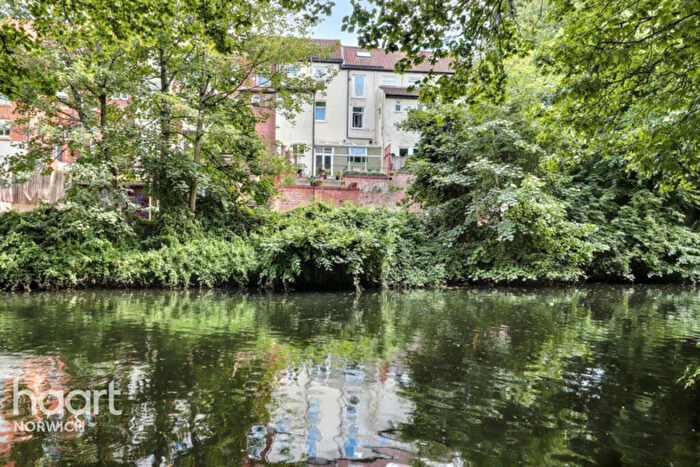 1 Bedroom Apartment For Sale In Bishop Bridge Road, Norwich, NR1