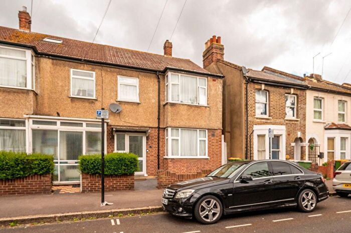3 Bedroom Terraced House For Sale In Colegrave Road, Stratford, London, E15
