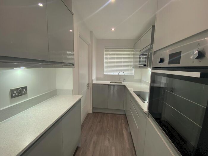 1 Bedroom Flat To Rent In Kingston Court, Lichfield Road, Sutton Coldfield, B74