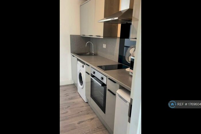 Studio To Rent In Great Cambridge Road, London, N18