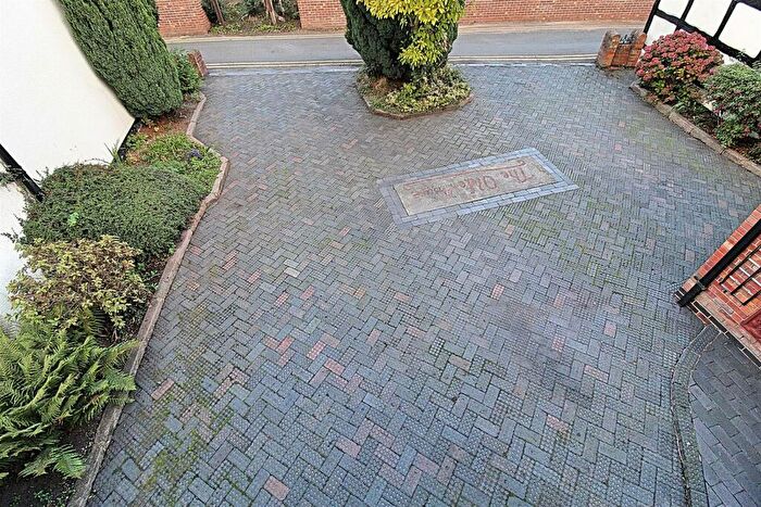 4 Bedroom Detached House For Sale In New Street, Castle Bromwich, Birmingham, B36