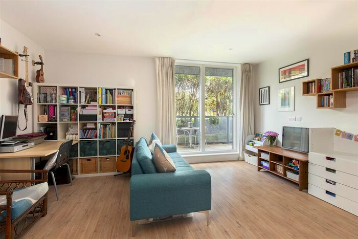 1 Bedroom Flat For Sale In Fyfe House, New River Village, Hornsey, N8