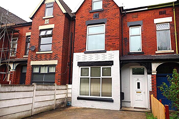 6 Bedroom Terraced House For Sale In Bradford Avenue, Bolton, BL3