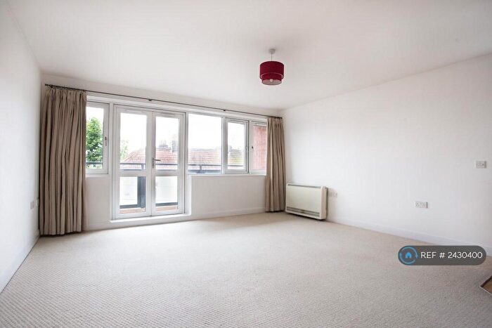 2 Bedroom Flat To Rent In The Savoy, Shirehampton, Bristol, BS11