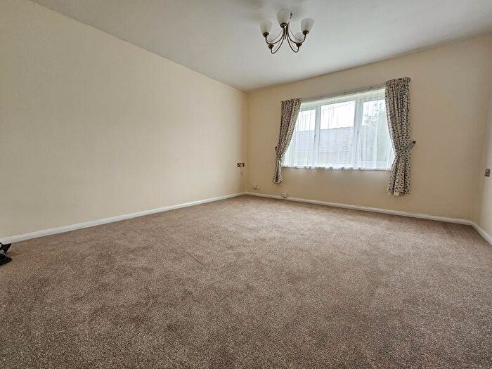 1 Bedroom Flat To Rent In Cedar Road, Dorchester, DT1