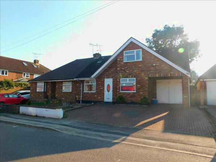 5 Bedroom Semi-Detached House To Rent In Arthur Road, Rainham, ME8