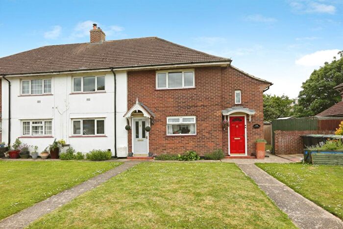 2 Bedroom Flat For Sale In St. Nicholas Avenue, Gosport, PO13