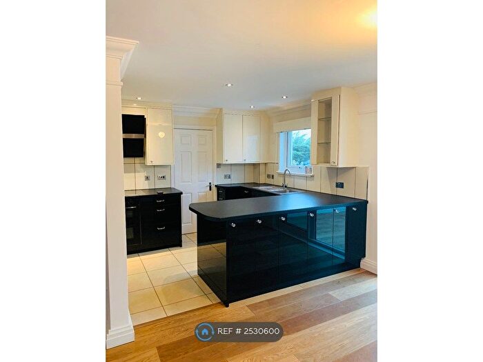 3 Bedroom Detached House To Rent In Crellow Fields, Truro, TR3