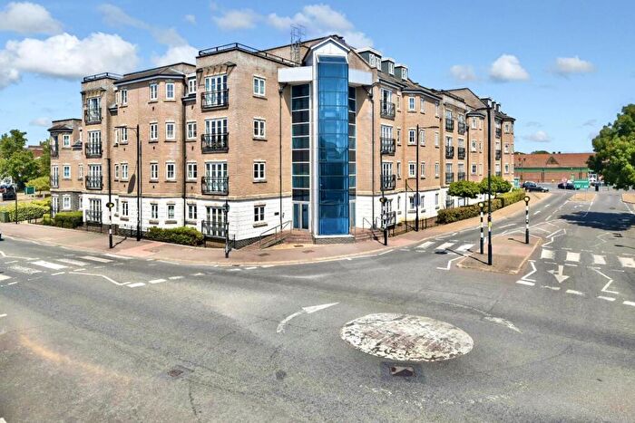 2 Bedroom Apartment For Sale In Magnon Court, Leighton Buzzard, LU7