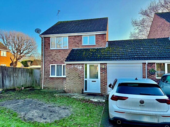 3 Bedroom Semi-Detached House To Rent In Rosehill Drive, Bransgore, Christchurch, BH23