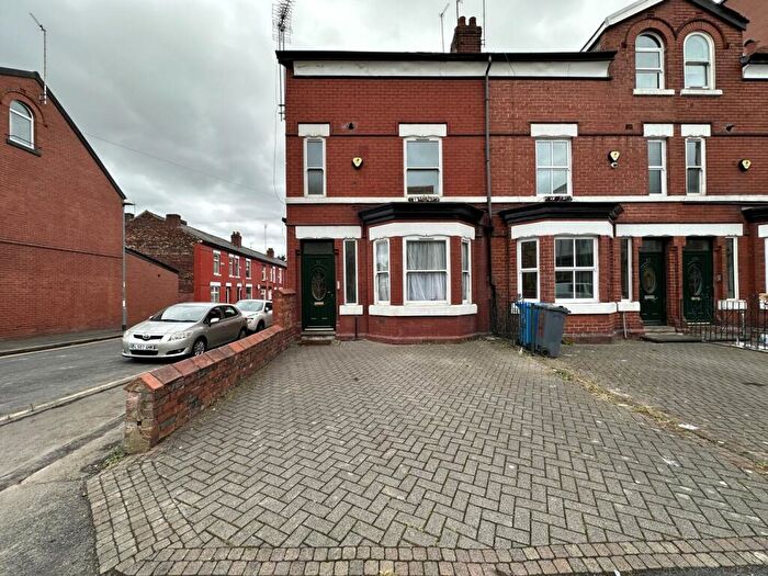 5 Bedroom Property To Rent In Hathersage Road, Chorlton-on-Medlock, £pppw, M13