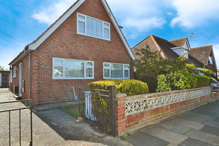 3 Bedroom Bungalow To Rent In Queens Way, Clacton-on-Sea, Essex, CO15