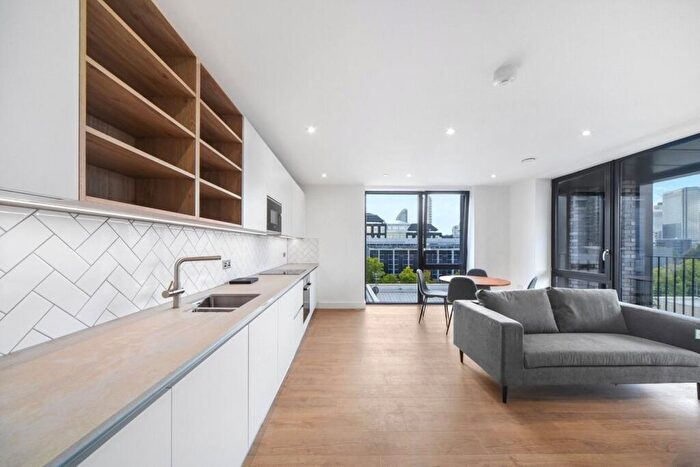 2 Bedroom Apartment To Rent In Tellicherry Court, Oxbow, Aberfeldy Square, London, E14